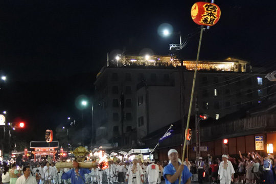 祇園祭神輿洗とお祝い提灯